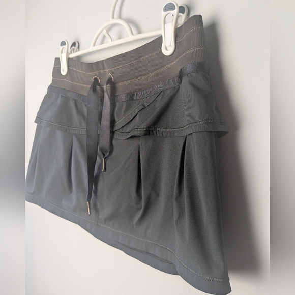 LULULEMON Tennis Skort Size 6 Black And Brown Model Personal Best Ruffle - Picture 3 of 10